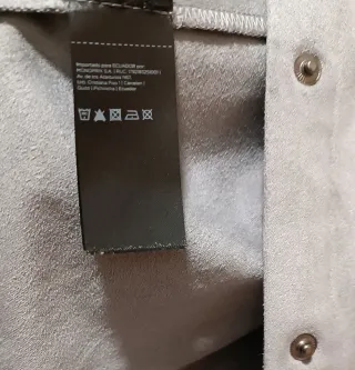 Conjunto Camisa Gris y Leggins Negros Talla S.