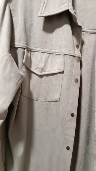 Conjunto Camisa Gris y Leggins Negros Talla S.