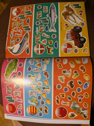 Atlas de España y sus animales con 300 pegatinas