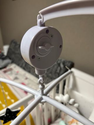 Móvil musical para cuna