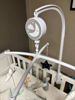 Móvil musical para cuna