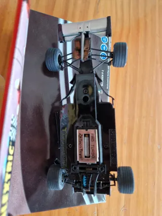 Coche Scalextric McLaren F1 Mika.