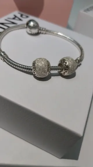 Lote 2 charms Pandora. Original.