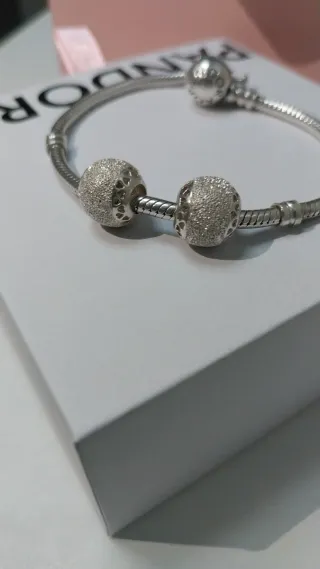 Lote 2 charms Pandora. Original.