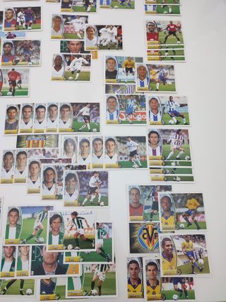 130 Cromos Colecciones Este 2003/04