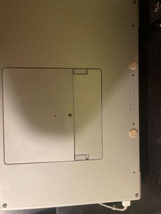 MacBook Pro 17” Plata Funciona