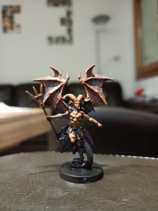 Miniatura Súcubo con alas y tridente