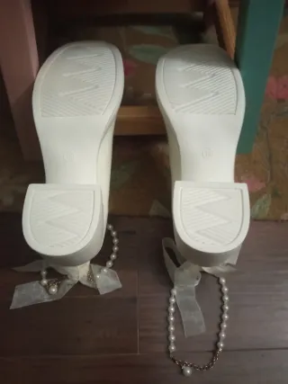 Zapatos de tacón blancos fantasia