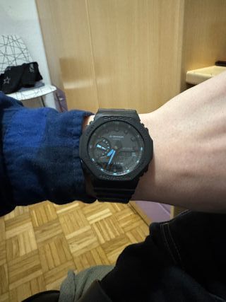 Reloj Casio G-Shock Negro y Azul con su caja