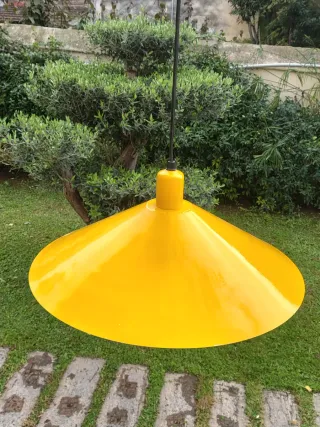 Lámpara colgante metálica vintage amarilla