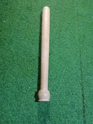 Bate de béisbol artesanal de madera