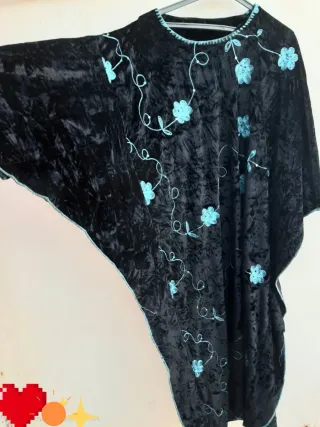 Precioso vestido largo de terciopelo negro