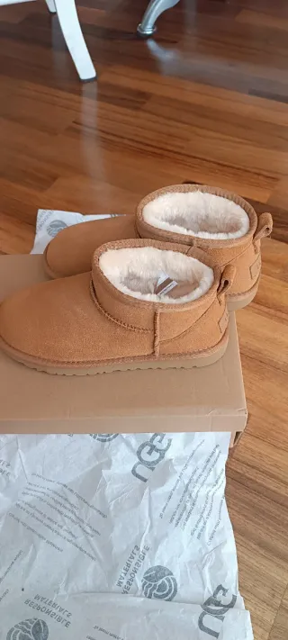 UGG Ultra Mini Donna Tg 38