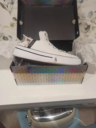 Zapatillas Skechers Blancas y Doradas unisex