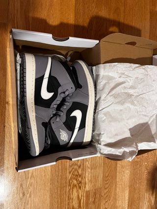 Jordan 1 Mid Gris Hormigón