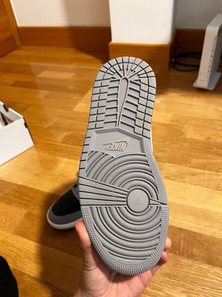 Jordan 1 Mid Gris Hormigón