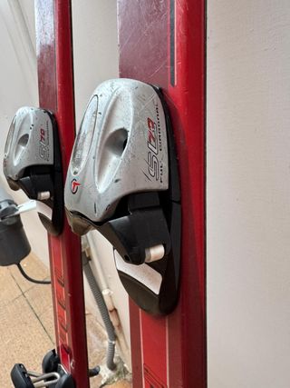 Esquís infantiles Quechua 1,4m con fijaciones