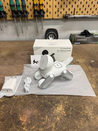 Caricabatterie wireless 3-in-1 MagSafe Apple nuovo