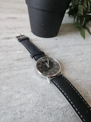 Orologio da polso nero e argento