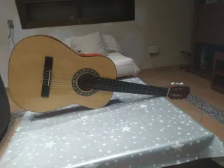 Guitarra Española Sonora Cadete con su Funda