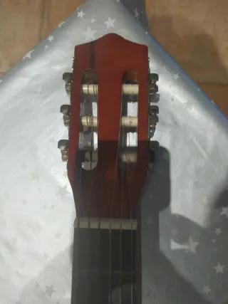 Guitarra Española Sonora Cadete con su Funda