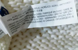 Conjunto invernal: bufanda, gorro y manoplas.