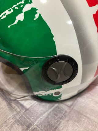 Casco moto bianco con bandiera italiana