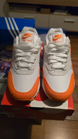Nike Air Max 1 Naranja y Blanco