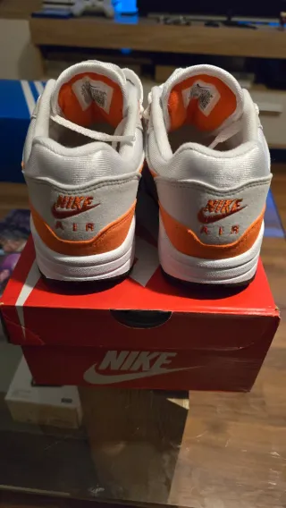 Nike Air Max 1 Naranja y Blanco