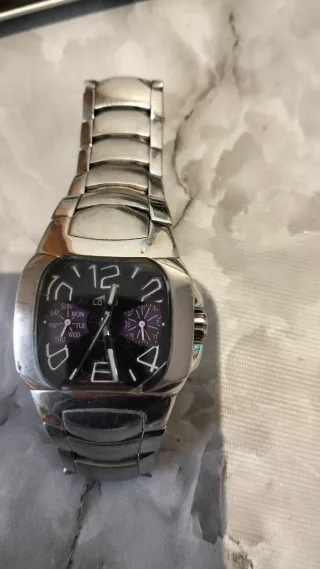 Reloj Lotus Negro y Plateado