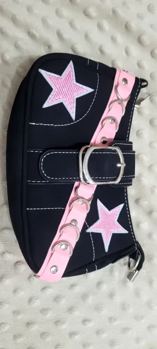 Cartera para niña negra con estrellas rosas