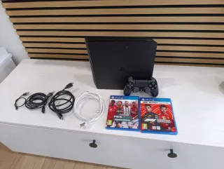 PS4 Slim 500gb con 1 joystick + Pes 2021 + F1 2020