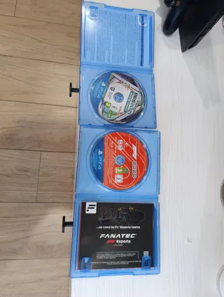 PS4 Slim 500gb con 1 joystick + Pes 2021 + F1 2020