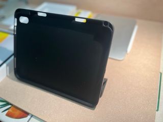 iPad A16 (nuovo) + Custodia + Penna