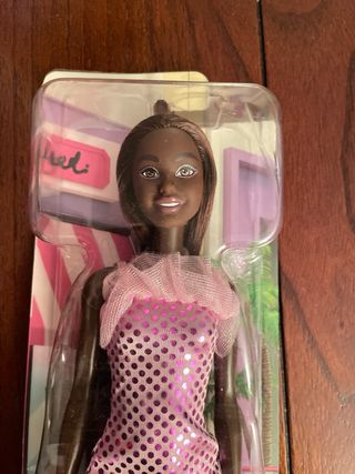 Barbie Mattel Bambola con Abito Rosa