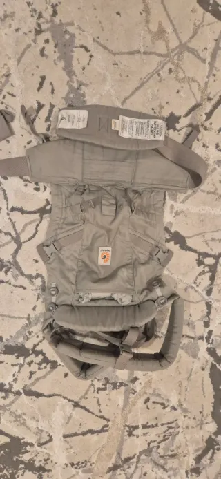 Mochila Ergobaby Porteo Gris