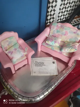 Sofá Barbie rosa y multicolor