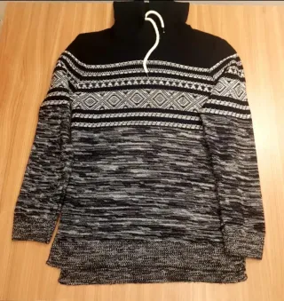 Jersey Bershka con capucha Talla M