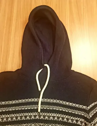 Jersey Bershka con capucha Talla M