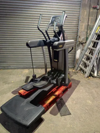 Eliptico Technogym con Passo Variabile Autorigenerante