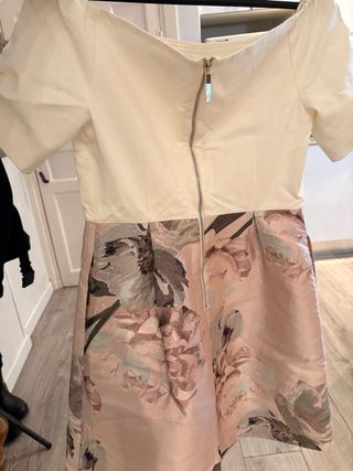 Vestido Ted Baker floral rosa y blanco