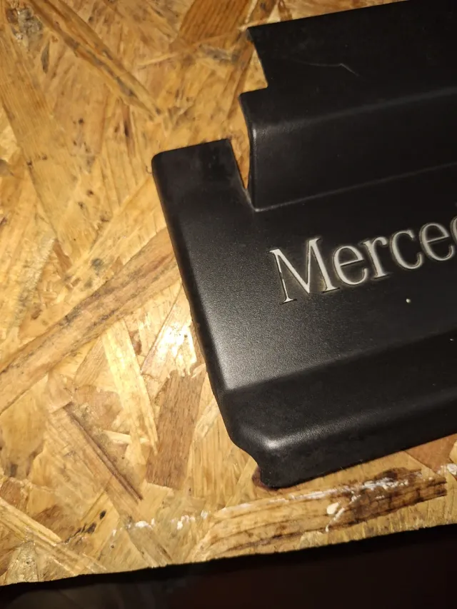 Tapa motor Mercedes vito w638