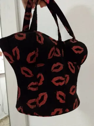 Bolso de mano tipo corsé con estampado de labios