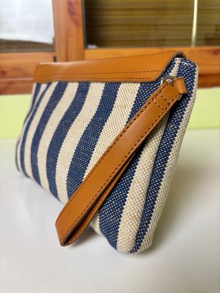 Bolso Levi’s de mano lona rayas con solapa