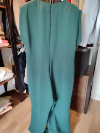 Mono verde de vestir