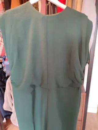 Mono verde de vestir