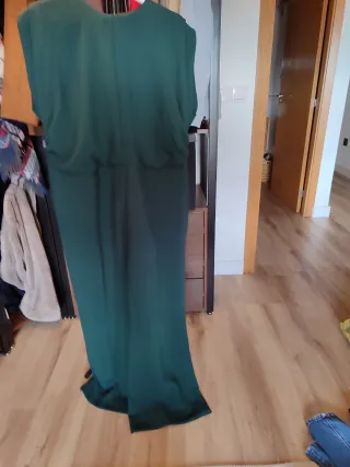 Mono verde de vestir