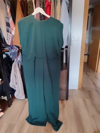 Mono verde de vestir