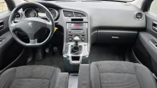 Peugeot 5008 2014