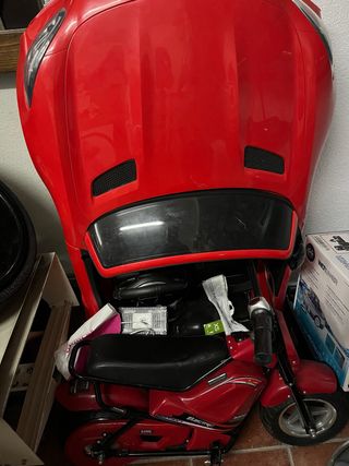 Cochecito eléctrico infantil rojo